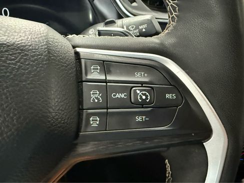Used 2023 Jeep Grand Cherokee L Laredo AWD/4WD image 14