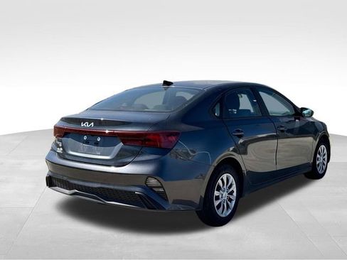 Used 2023 Kia Forte LX image 9