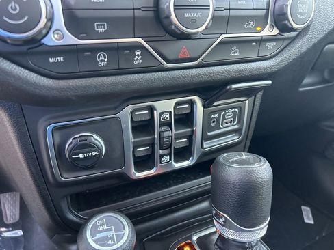 New 2026 Jeep Gladiator Sport AWD/4WD image 39