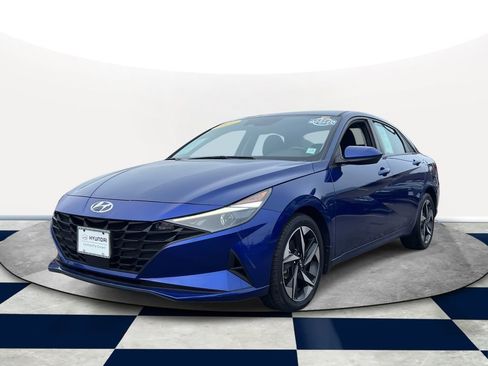 Certified 2023 Hyundai Elantra SEL w/ Convenience Package image 2