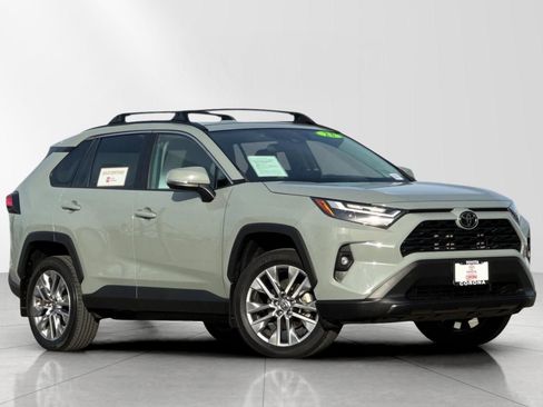 Used 2023 Toyota RAV4 XLE Premium image 1