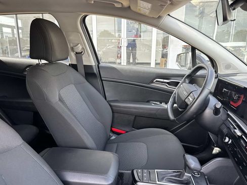 Used 2026 Kia Sportage LX FWD image 11
