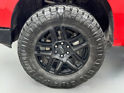 Used 2024 Chevrolet Silverado 1500 LT Trail Boss w/ LPO, Dark Essentials Package AWD/4WD image 28