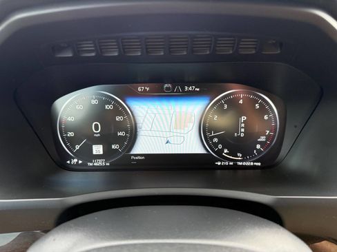 Used 2016 Volvo XC90 T6 Momentum w/ Momentum Plus Package image 13