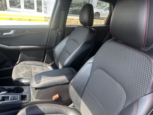 Used 2024 Ford Escape ST-Line w/ Tech Pack #1 image 16