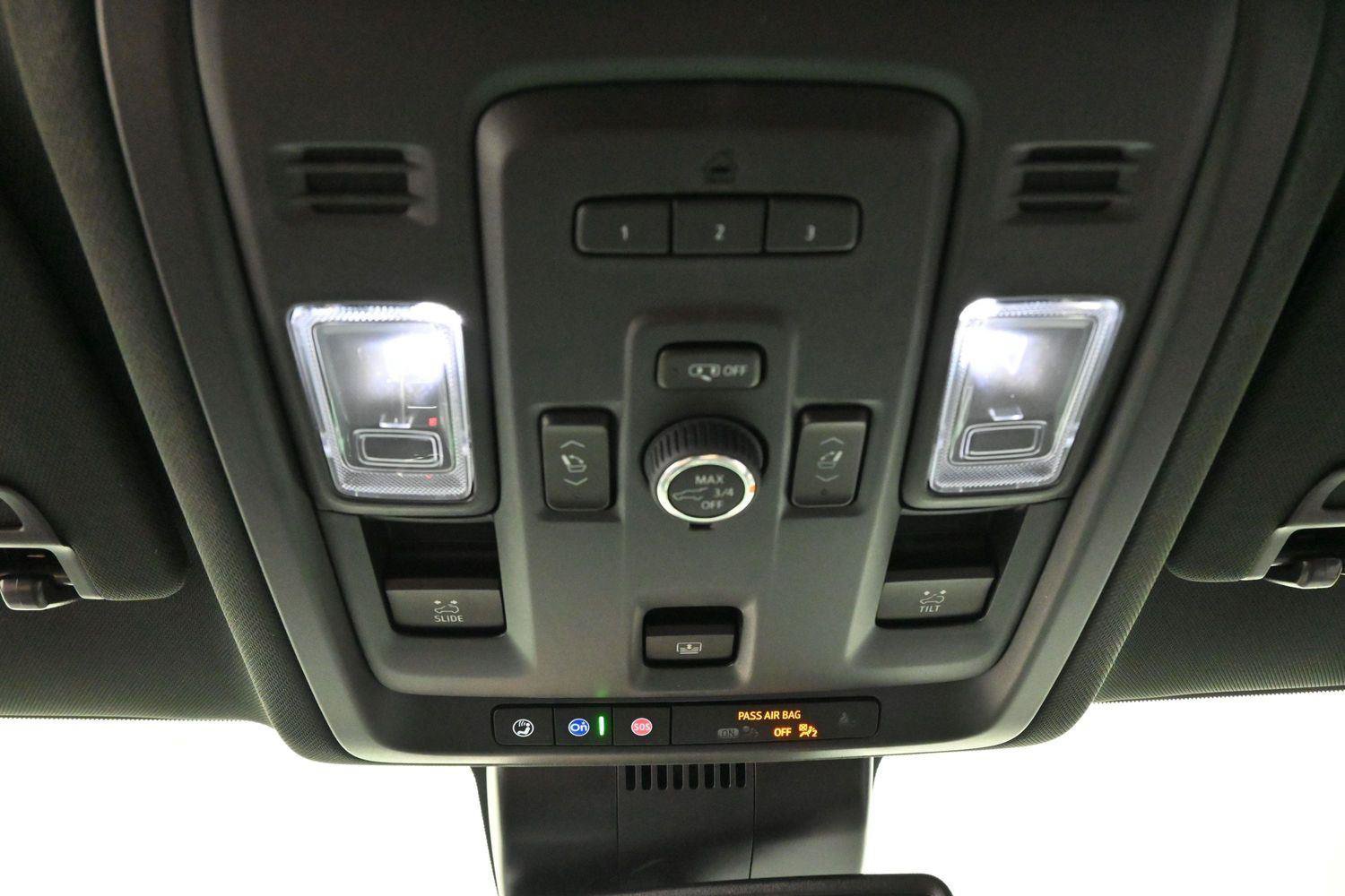 Used 2024 Chevrolet Suburban RST w/ Luxury Package AWD/4WD image 31