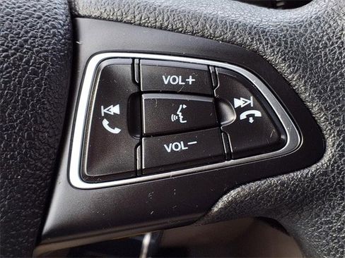 Used 2015 Ford Focus SE image 17