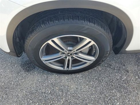 Used 2020 Mercedes-Benz GLC 300 image 5