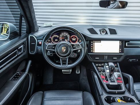 Certified 2023 Porsche Cayenne GTS image 13