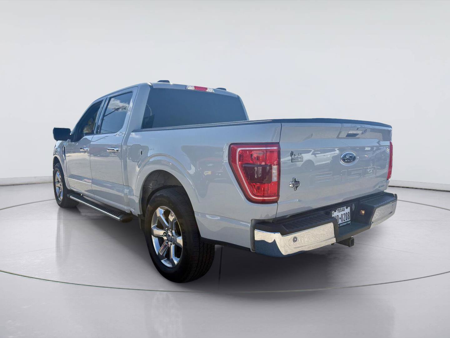 Used 2023 Ford F150 XLT w/ Equipment Group 302A High RWD image 4