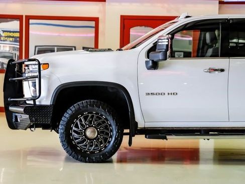 Used 2022 Chevrolet Silverado 3500 LTZ w/ LTZ Convenience Package image 14