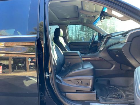 Used 2015 GMC Yukon SLT w/ HD Trailering Package image 11