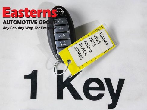 Used 2025 Nissan Altima 2.5 SV image 25