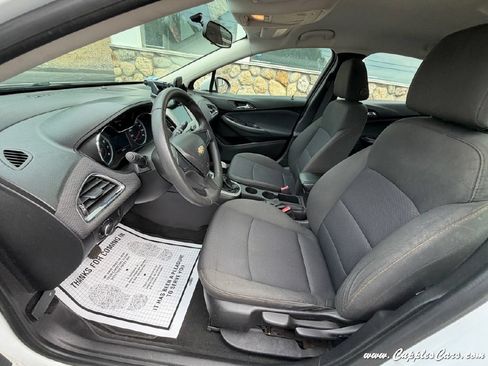 Used 2017 Chevrolet Cruze LS FWD image 23