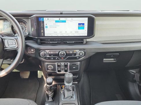 Used 2025 Jeep Wrangler Unlimited Sport AWD/4WD image 12