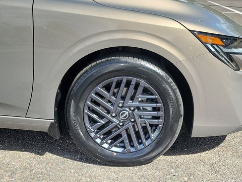 New 2026 Nissan Sentra SV w/ SV Convenience Package FWD image 6
