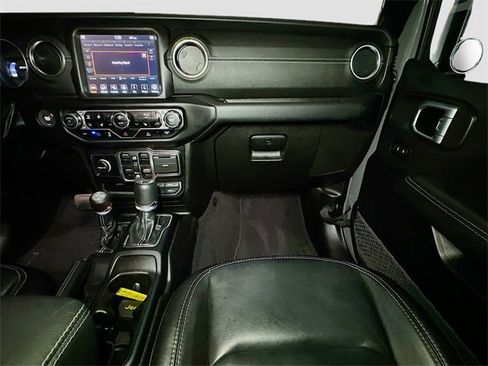 Used 2022 Jeep Wrangler Unlimited Sahara w/ Cold Weather Group image 23