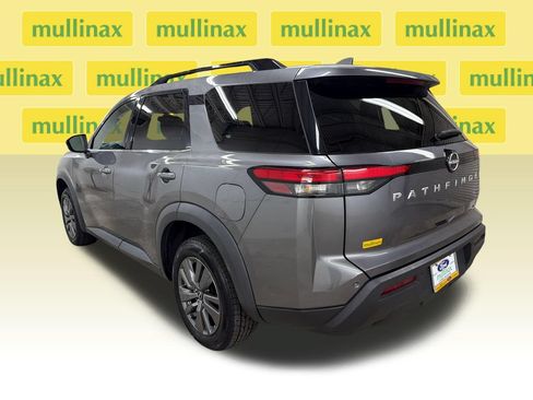 Used 2023 Nissan Pathfinder SV FWD image 10