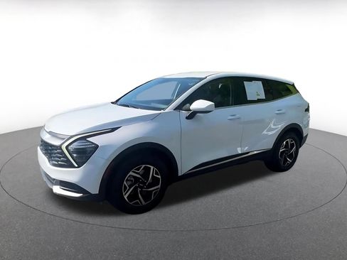 Used 2025 Kia Sportage LX FWD image 8