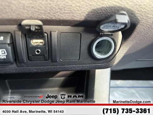 Used 2018 Toyota Tacoma SR5 w/ Four Season Floor Mat Package image 22