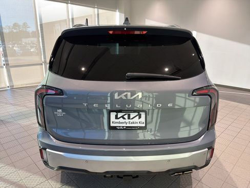 Used 2024 Kia Telluride SX w/ Towing Package image 4