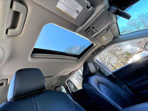 Certified 2024 Toyota Highlander XLE image 13