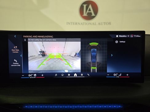 Used 2025 BMW 330i xDrive Sedan w/ M Sport Package image 15