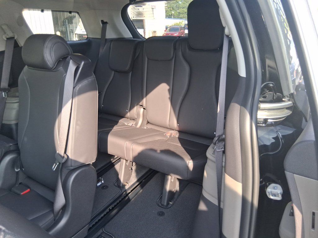 Used 2026 Kia Carnival EX FWD image 16