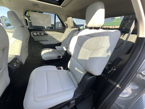 New 2026 Ford Explorer Platinum AWD/4WD image 33