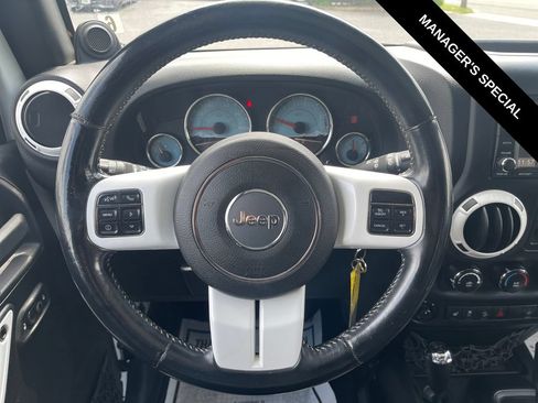 Used 2014 Jeep Wrangler Unlimited Sahara AWD/4WD image 21