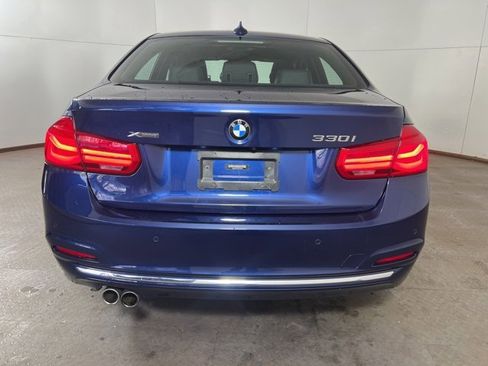 Used 2018 BMW 330i xDrive Sedan w/ Premium Package image 6