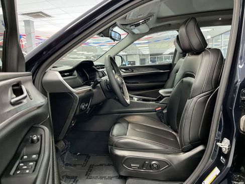 Used 2023 Jeep Grand Cherokee L Limited image 14