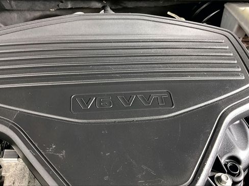 Used 2021 GMC Acadia SLT w/ Elevation Edition FWD image 32