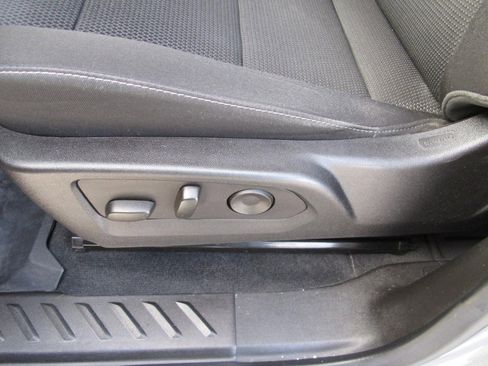 Used 2023 Chevrolet Colorado LT w/ LT Convenience Package II image 21