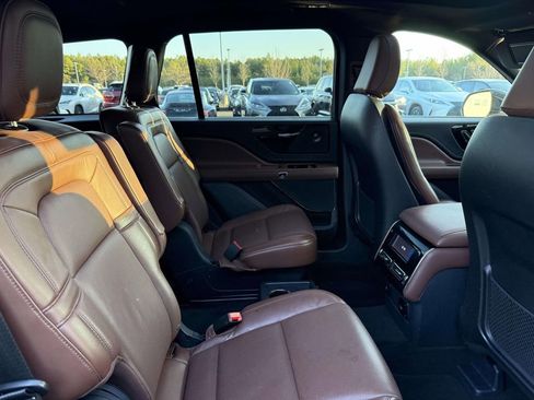 Used 2025 Lincoln Aviator Reserve image 15