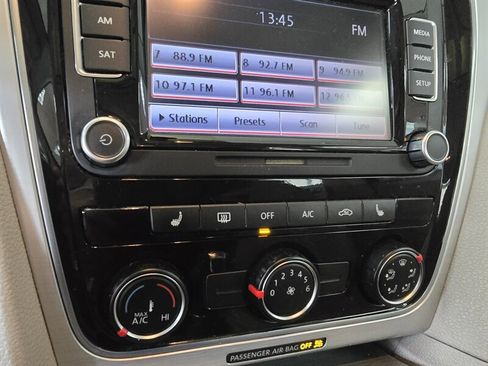 Used 2013 Volkswagen Passat TDI SE FWD image 23