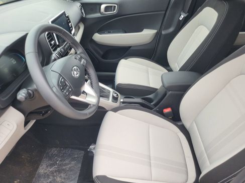 New 2025 Hyundai Venue SEL image 6