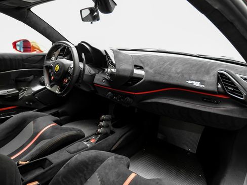 Used 2020 Ferrari 488 Pista Coupe RWD image 13