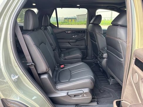 Used 2026 Honda Pilot TrailSport image 11