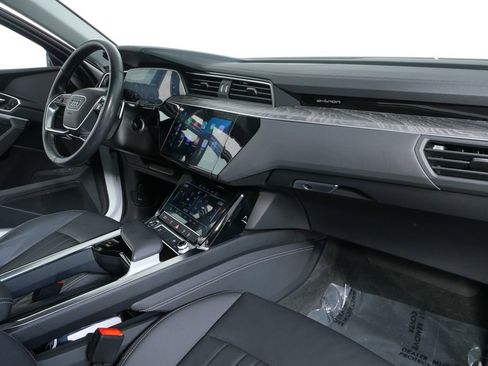 Certified 2023 Audi e-tron Premium w/ Convenience Plus Package image 18