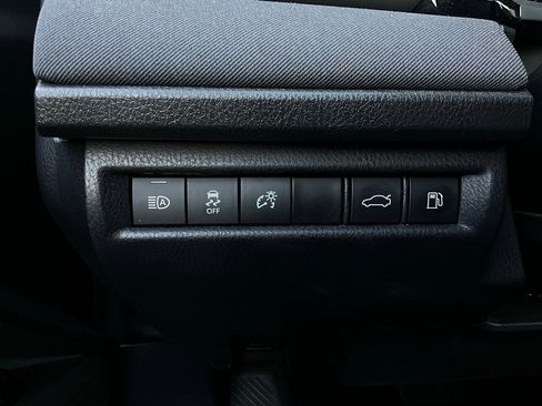 Used 2025 Toyota Camry LE image 21