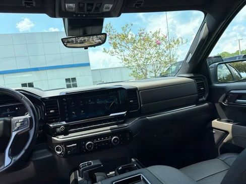 Certified 2022 Chevrolet Silverado 1500 ZR2 w/ Technology Package AWD/4WD image 12