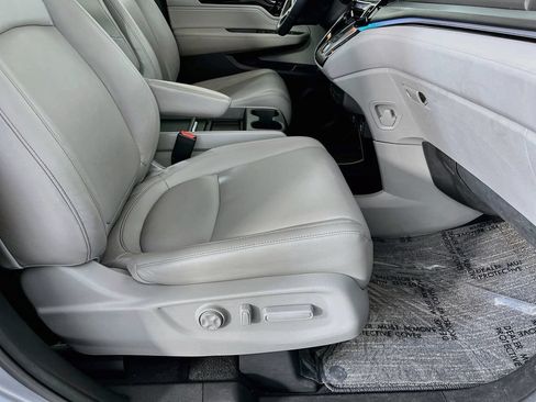 Used 2023 Honda Odyssey Touring image 32