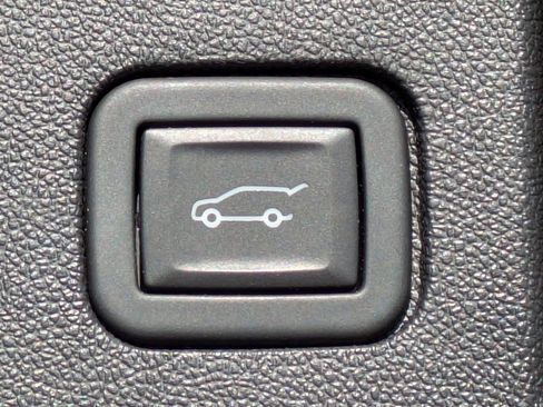 Used 2024 Chevrolet Equinox Premier image 14