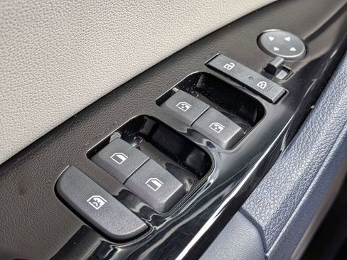 Used 2025 Kia Sportage EX w/ EX Premium Package image 26