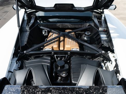 Used 2018 Lamborghini Huracan Performante image 37
