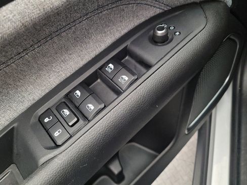 Used 2025 Jeep Compass Latitude AWD/4WD image 27