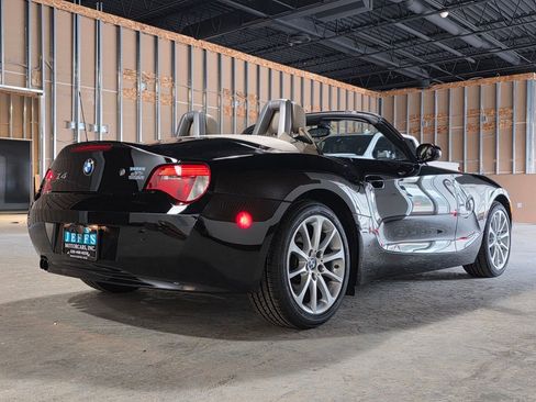 Used 2007 BMW Z4 3.0i image 4