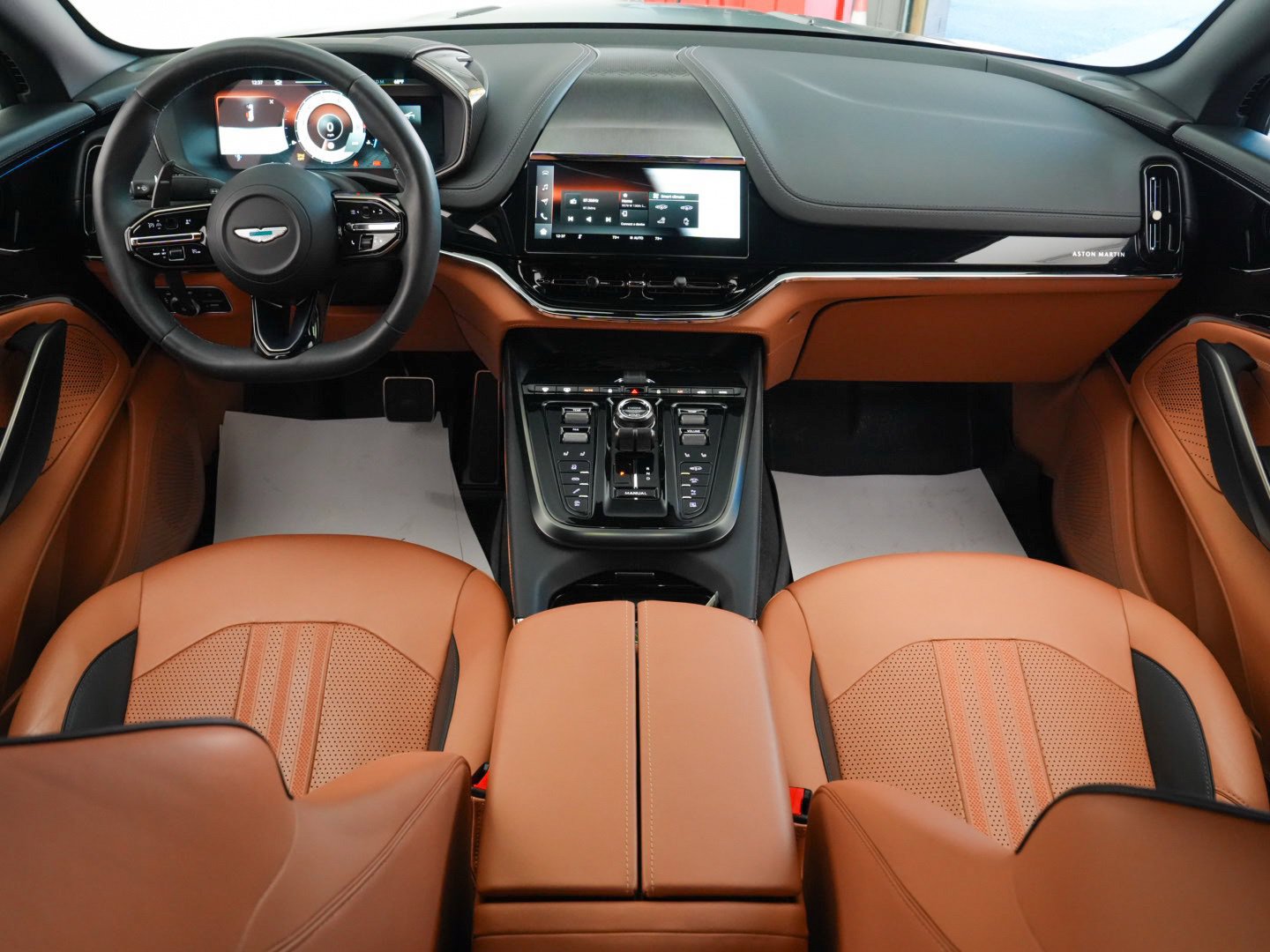 Used 2025 Aston Martin DBX 707 AWD/4WD image 27