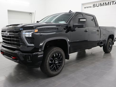 Used 2025 Chevrolet Silverado 2500 LT w/ Trail Boss Package AWD/4WD image 7